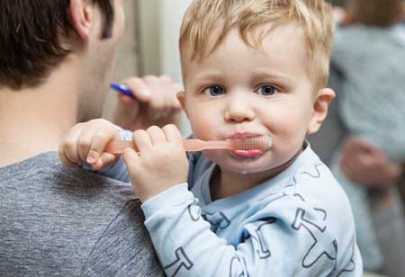 راههای تشویق کودکان به مسواک زدن